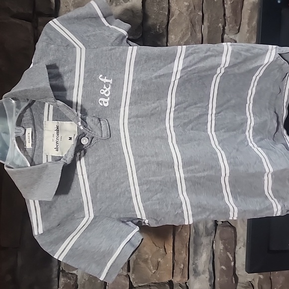 Boys Assorted Top Bundle Sz M - Picture 2 of 11